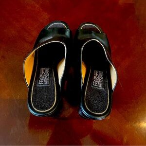 Ferragamo Shoe size 9 black leather never worn